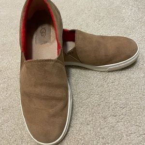 Size 5 Ugg sneakers